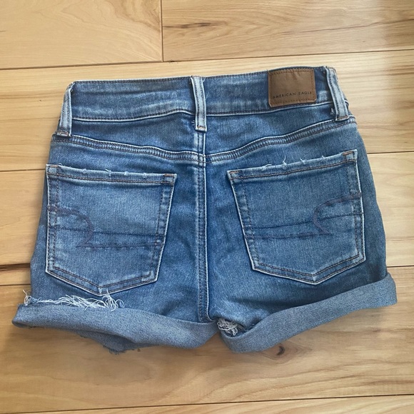 American Eagle distressed Midi Next Level Stretch jean shorts size 00. - Picture 2 of 4